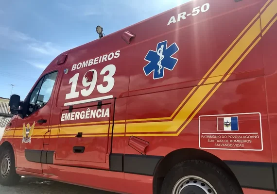 Carro é incendiado após suposta briga entre o dono do veículo e o vendedor