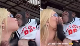 Virginia se pronuncia sobre acusações de racismo após beijar macaco