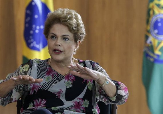 Cortes não afetarão programas essenciais do MEC, diz Dilma