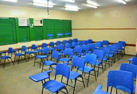 Renan manterá as escolas fechadas, de acordo com o novo decreto