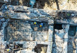 Mosaico marinho encontrado em possível quartel romano
