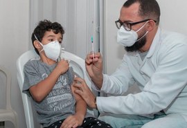 Maceió inicia vacinação contra a Covid-19 em crianças de 6 meses a 2 anos sem comorbidades