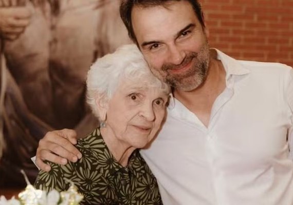 Tadeu Schmidt se despede da mãe, um mês após perder o irmão Oscar