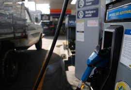 Senado aprova projeto que cria o auxílio-gasolina
