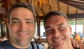 PF investiga Flávio Bolsonaro por suspeita de lavagem de dinheiro
