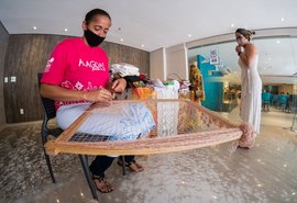 Artesãos do Pontal da Barra comercializam suas peças em hotéis de Maceió