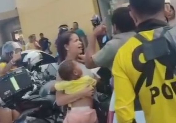 VÍDEO: Homem agride esposa e esfaqueia motociclista no pescoço em Maceió