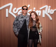 Klara Castanho e Cauê Campos assumem namoro durante o Rock in Rio