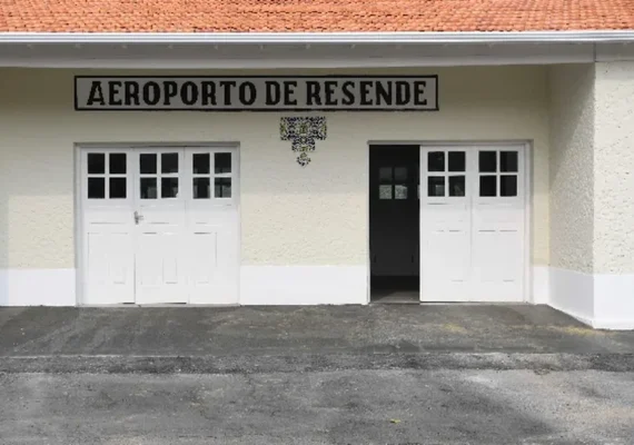 Flávio Bolsonaro destina verba Pix para aeroporto sem voos no Rio