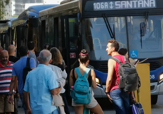 Setor de Serviços recua 0,9% após três meses de alta