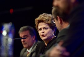 Lula estará nas eleições preso ou solto,  diz Dilma nos EUA