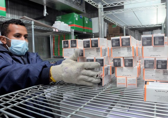 Mais 30.900 doses da vacina Pfizer Pediátrica chegam a Alagoas