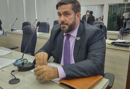 Vereador diz que desistiu de comprar em loja por ter aviso de 'equipe 100% vacinada'
