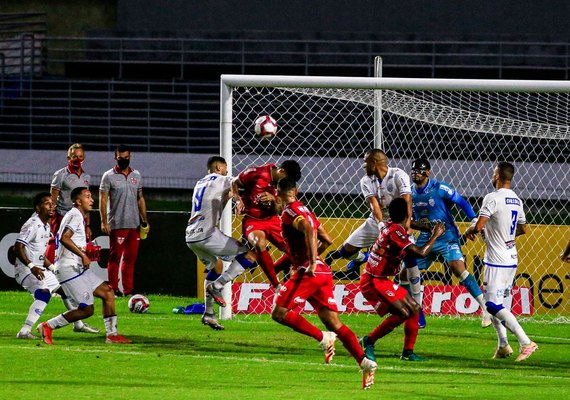 CSA e CRB chegam a última rodada da Série B com chances reais de acesso