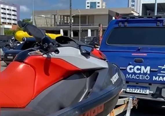 Fiscalização retira Jet Skis irregulares da orla de Maceió