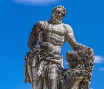 Estátua monumental de 2.400 anos é desenterrada na Turquia