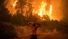 Ilha de Eubeia, na Grécia, é tomada por incêndios florestais; Veja Imagens