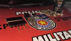Arma e drogas são apreendidas pela PM no Agreste e na Capital