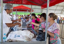 Feira do Peixe Vivo atrai centenas de consumidores ao Parque da Pecuária
