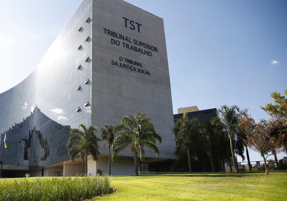 TST mantém Braskem responsável por verbas rescisórias de técnica de enfermagem dispensada