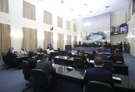 Deputados debatem CPI da Covid e relatoria de Renan Calheiros
