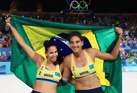 Duda e Ana Patrícia garantem medalha para o Brasil no vôlei de praia