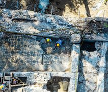Mosaico marinho encontrado em possível quartel romano