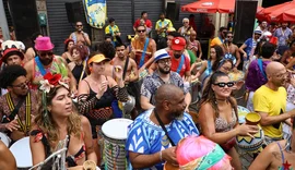 Saiba como proteger seu celular de golpes durante o carnaval