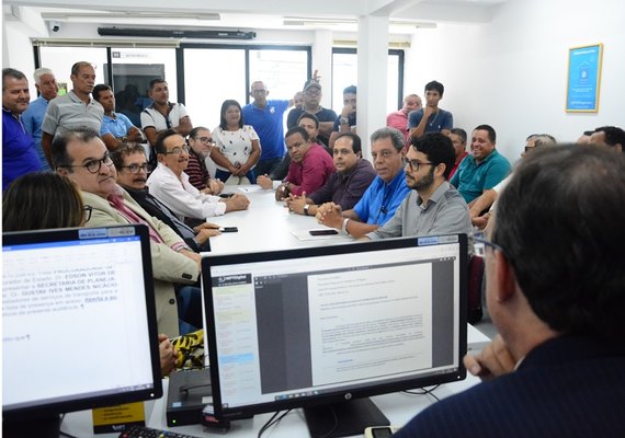Estado se compromete a pagar R$ 8,6 milhões a motoristas de escolares