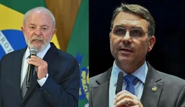 Lula lidera cenários de 1º turno, mas vê Flávio Bolsonaro encostar e empatar no 2º, aponta pesquisa
