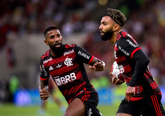 Torcedores do Flamengo revivem emoção do bi na Libertadores de 2019