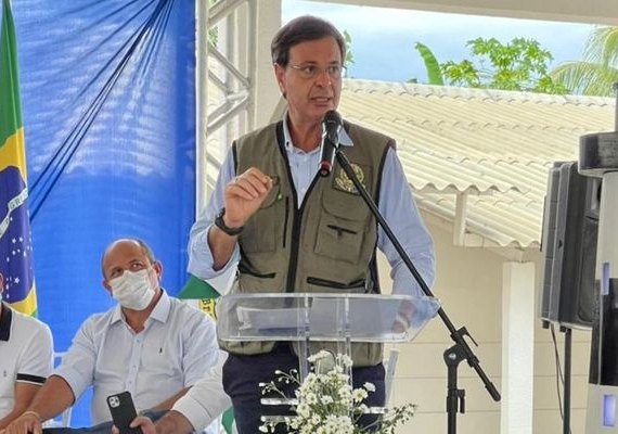 Ministro do Turismo anuncia início das obras do Centro de Convenções de Maragogi