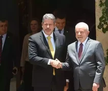 Lira pressiona Lula e quer Ministério da Saúde em troca de aprovação de PEC da Transição