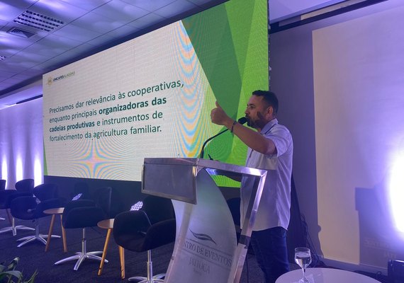 Unicafes-AL marca presença no Summit, evento de sustentabilidade e negócios, em Maceió