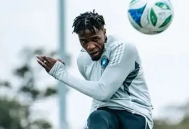Livre no mercado, Zaha é oferecido a Corinthians, Vasco e Internacional
