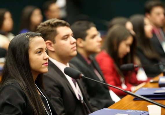 Inscrições para o programa Parlamento Jovem Brasileiro seguem até o fim de maio