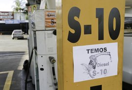 Petrobras adere à subvenção e ajusta preço do diesel para R$ 1,12