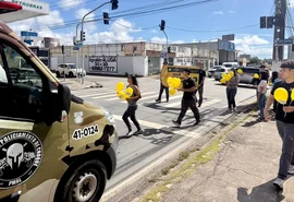 Estudantes levam mensagens de valorização da vida às ruas de Maceió