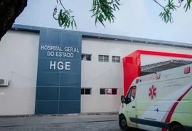 Homem baleado agride policiais durante atendimento no HGE