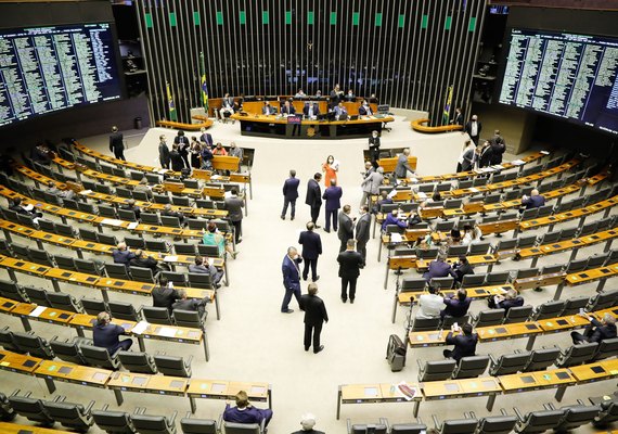 Câmara aprova em 1º turno mudanças do Senado na PEC dos Precatórios