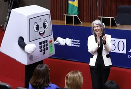 TSE apresenta Pilili, mascote criado para celebrar 30 anos da urna eletrônica