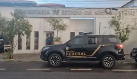Governador afasta secretário da Saúde e cria comissão para acompanhar investigação da PF