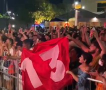 Vídeos: manifestações políticas marcam retomada de grandes eventos em Alagoas