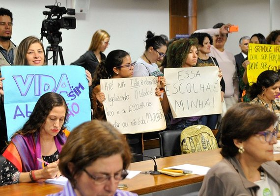 Sugestão de lei que legaliza o aborto no Brasil divide opiniões na internet