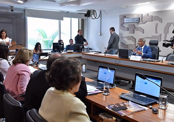 Isenção do Imposto de Renda para maiores de 75 anos é aprovada na CAS