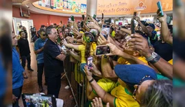 Bolsonaro chega a Alagoas para receber título de Cidadão Honorário