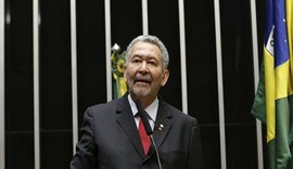 Presidente do TRE/AL manda cumprir decisão que afasta Paulão do mandato