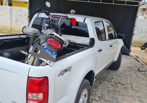 PC recupera motocicleta roubada e abandonada em Rio Largo