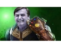 Tentativa de trazer joias ilegamente do governo Bolsonaro ao Brasil gera memes; veja
