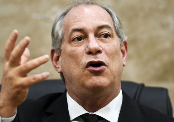 Sem Lula, Ciro investe em aliança com PC do B, tradicional aliado do PT